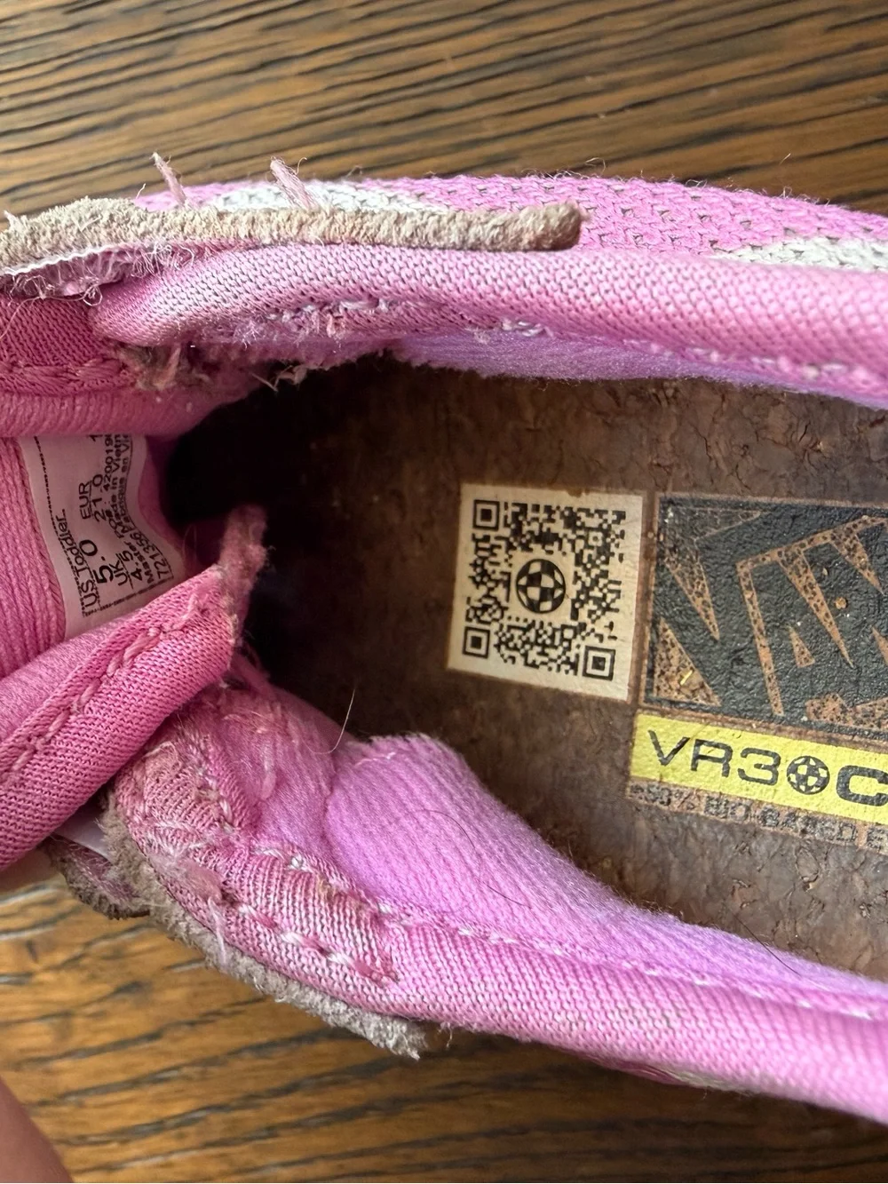 Vans Kids Pink Low-Top Sneakers with White Stripe